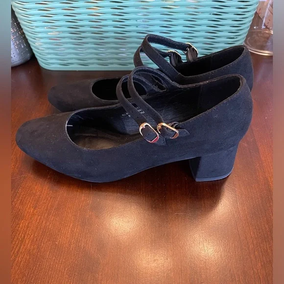 C Comfort Est 1946 Mary Jane’s - Picture 3 of 8